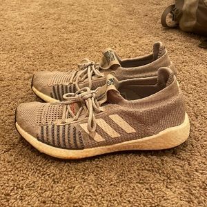 Adidas pulseboost HD women’s shoe size 7